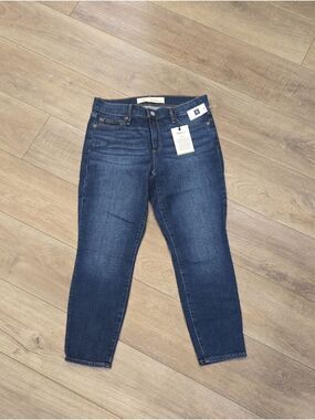 NWT GAP Dark Blue Ankle Crop Mid-Rise Jeans
